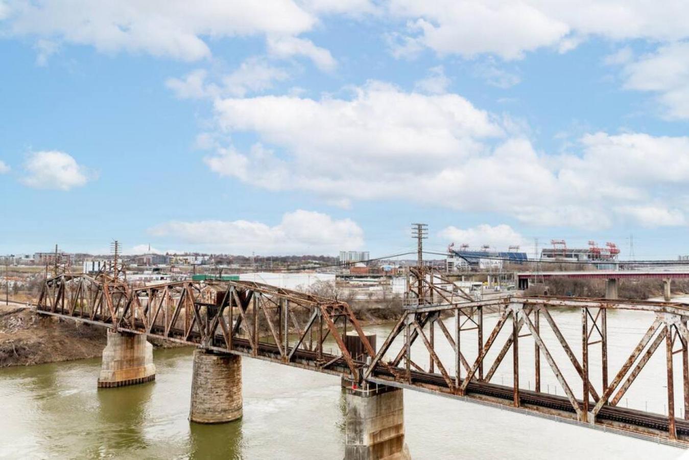 Stunning River View Condo Walk To Downtown Rooftop Patio Nashville Exterior foto